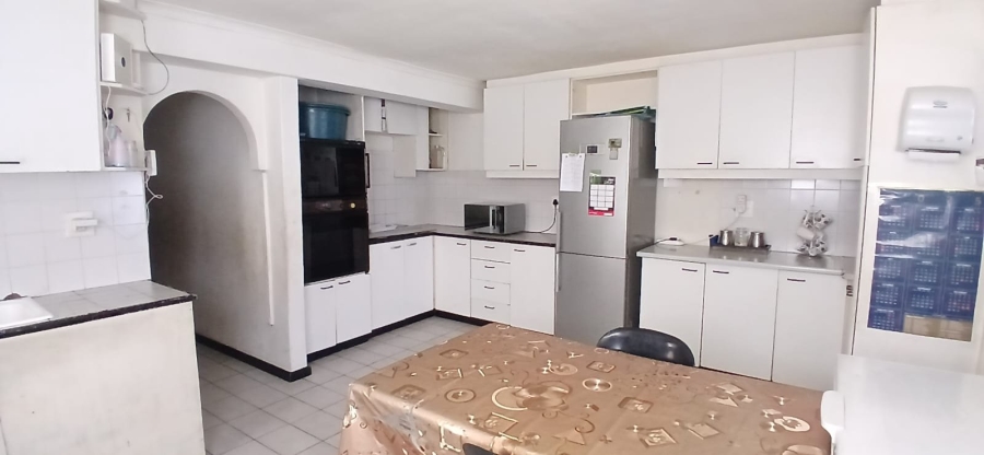 5 Bedroom Property for Sale in Westridge Western Cape